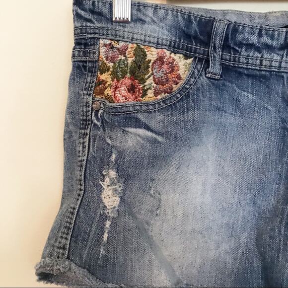 Boho Festival Floral Tapestry Distressed Cottage Cutoffs Denim Jean shorts 27 - Picture 2 of 8